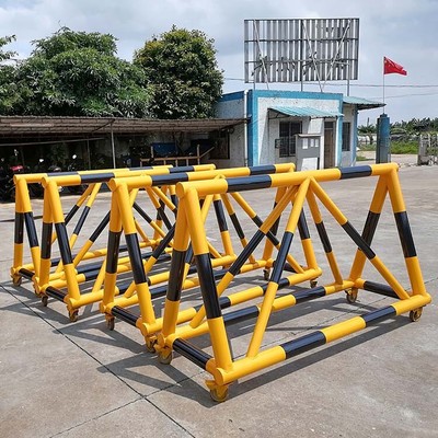 定制化交通防護(hù)新選擇 東莞深圳大型活動(dòng)專(zhuān)用1.2米高三角架防撞護(hù)欄
